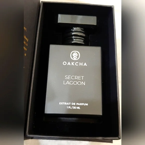 Oakcha Secert Lagoon *NWT*